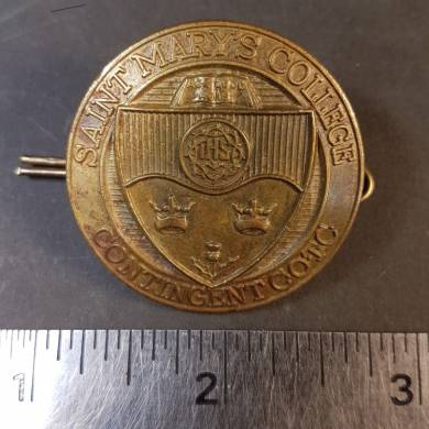 #166 WW2 Canadian Cap Badge Saint Mary's College COTC SCARCE